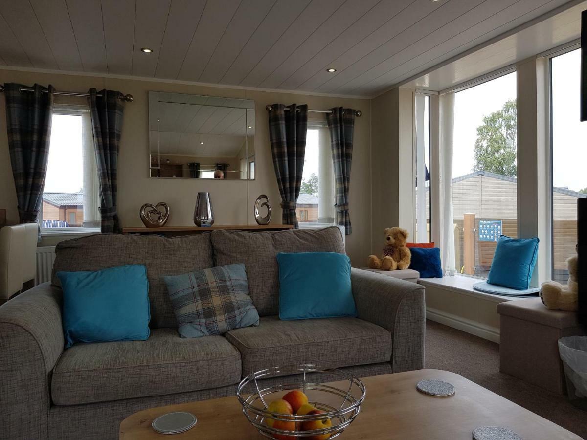 Hot Tub Hols In Bear Lodge With Roof Terrace Tattershall Kültér fotó